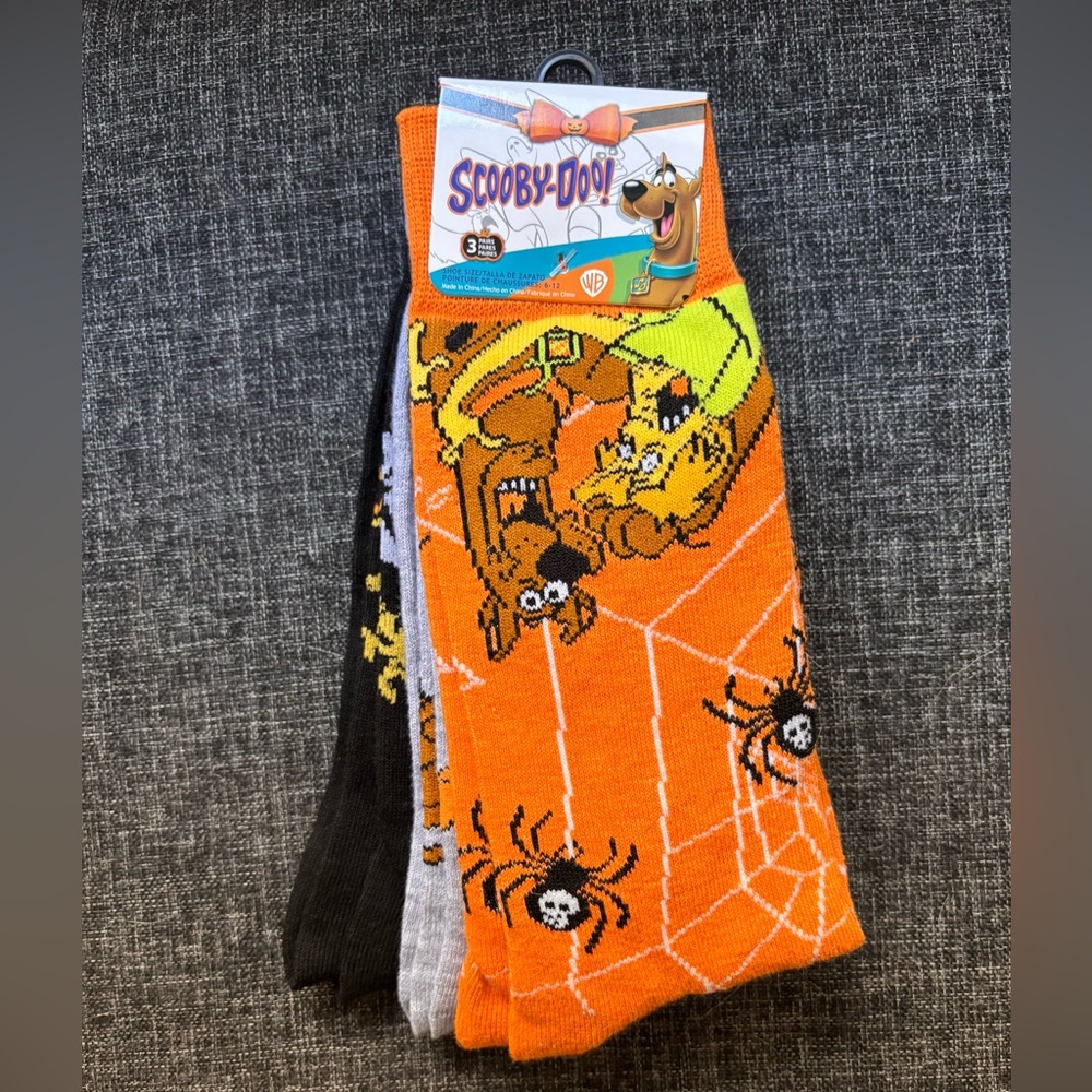 Scooby-Doo Men’s Orange Halloween Crew Socks - 3 Pack